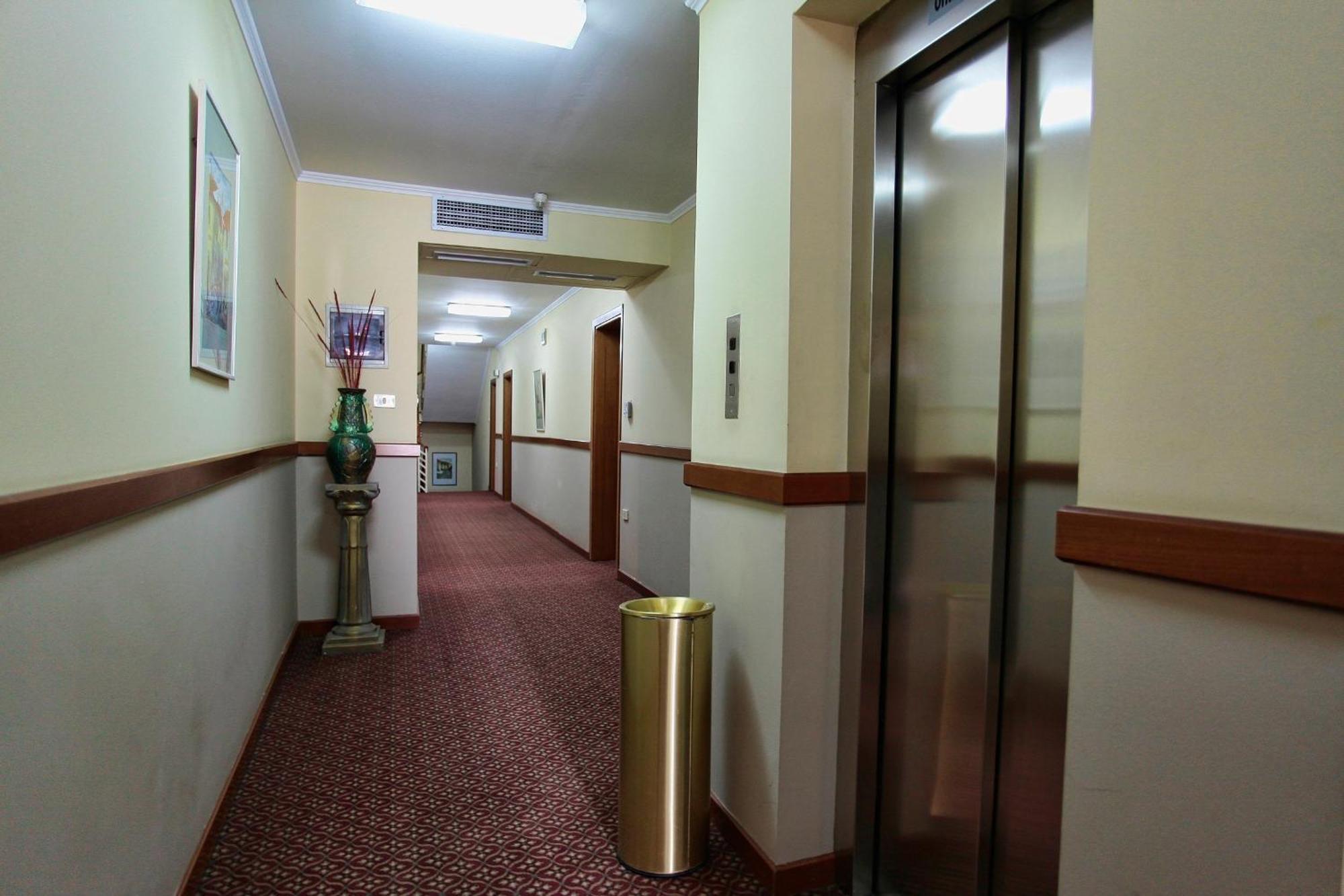 Hotel Regency Korce Eksteriør bilde