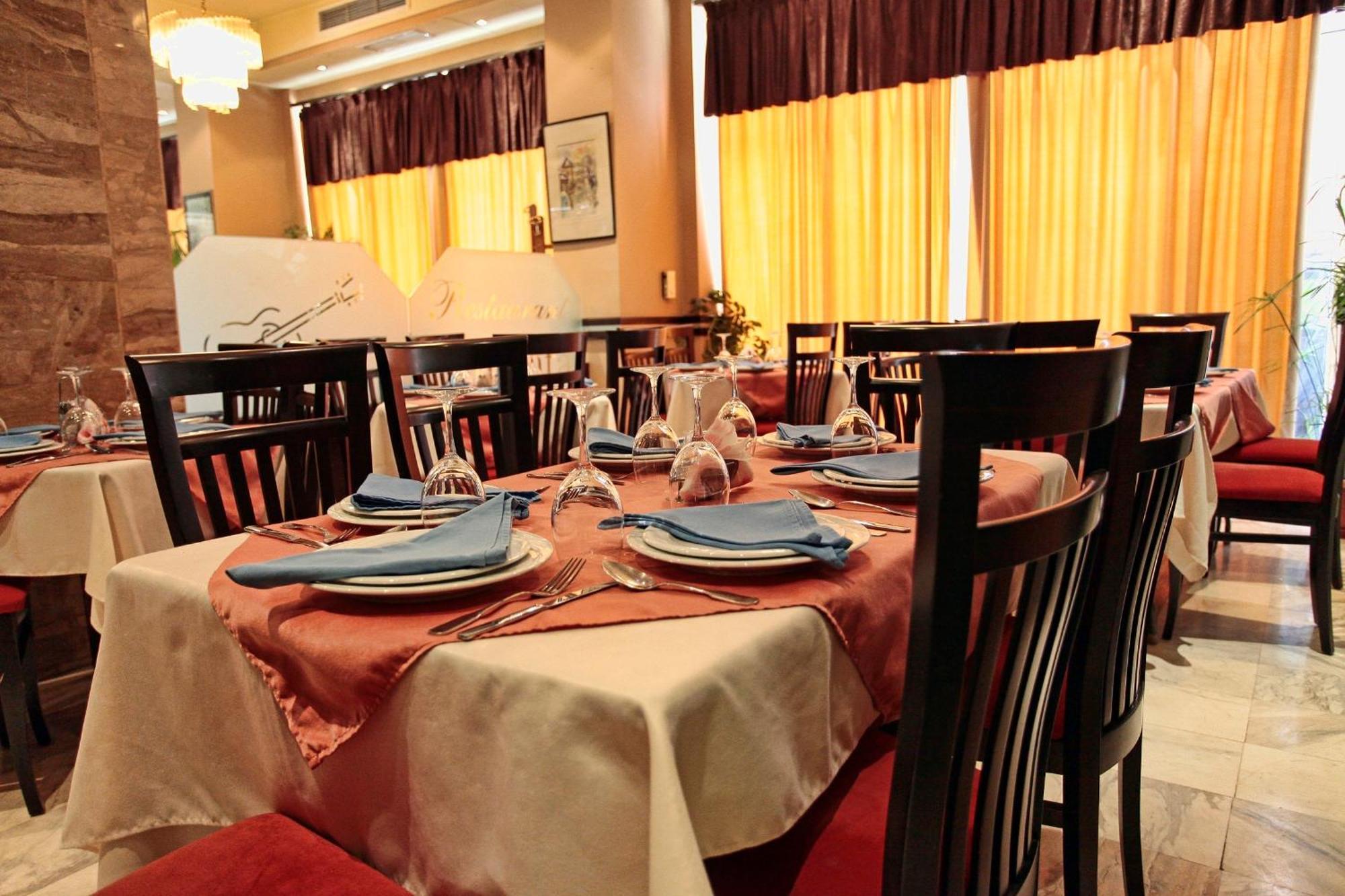 Hotel Regency Korce Eksteriør bilde